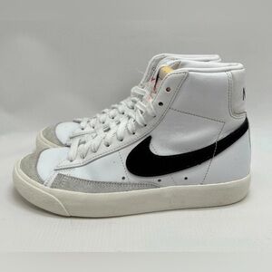 Nike Blazer Mid 77 White Black High Top Sneaker Womens Size 6 CZ1055-100